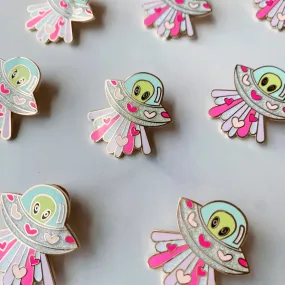 Love Ufo   Alien Pin